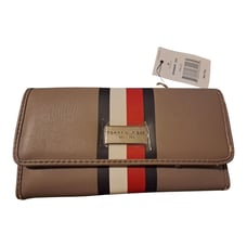 Tommy Hilfiger Women's Wallet