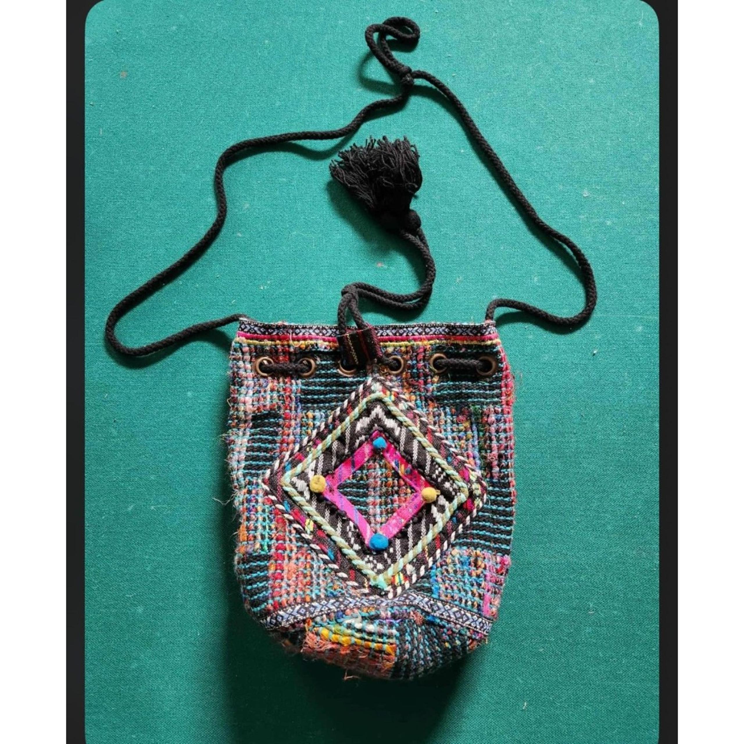 Billabong Shoulder Bucket Bag Colorful Embroidered Boho Hippie Multicolor