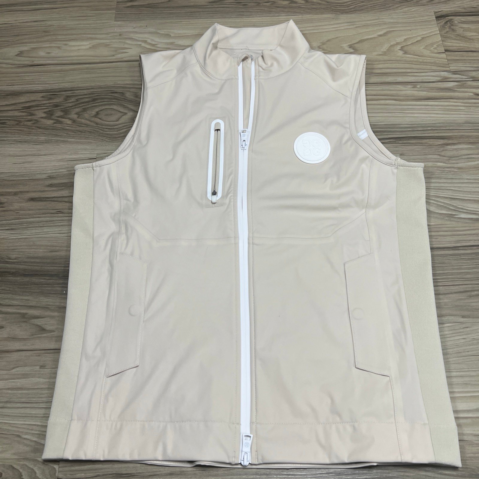 G/Fore Golf Repeller Vest Sand Tan Mens Size MEDIUM NWOT 255