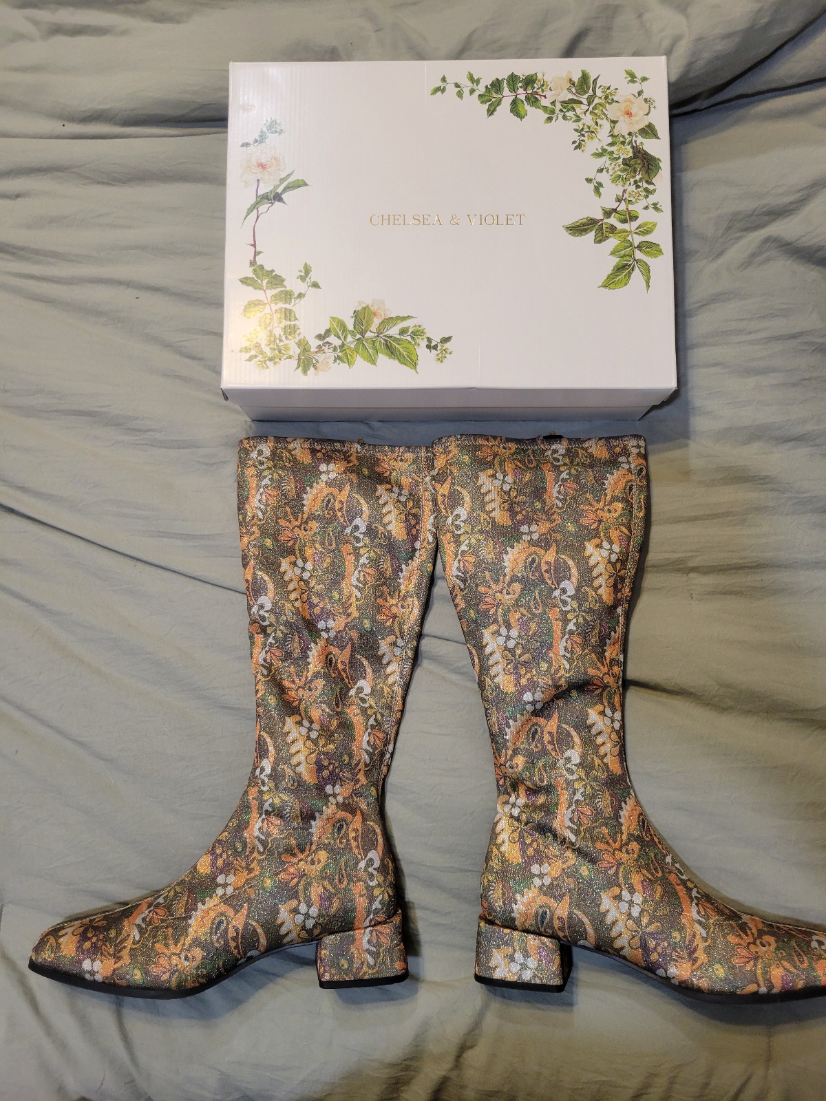 NWT Chelsea and Violet Boots