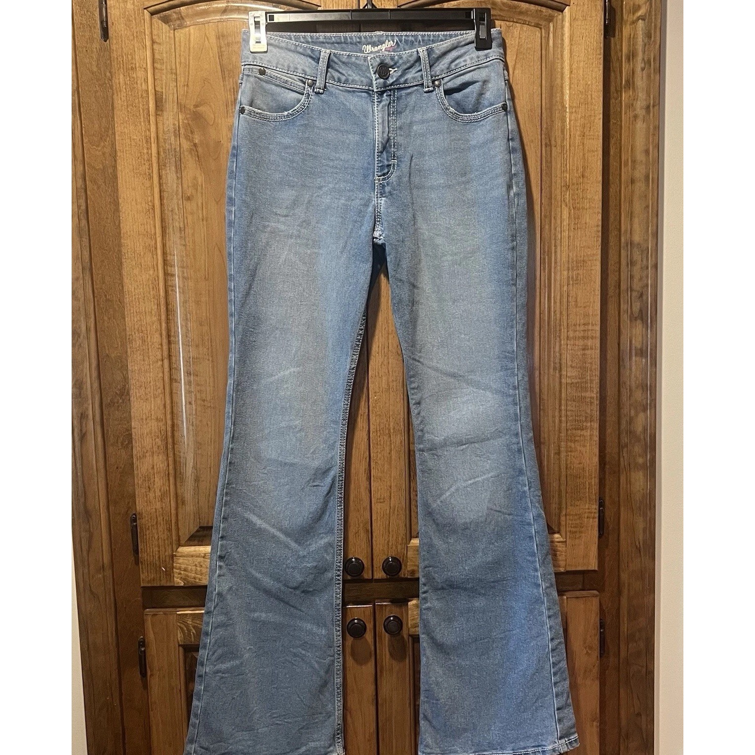 Wrangler Flare Bell Bottom Med Wash Women's size 5X34