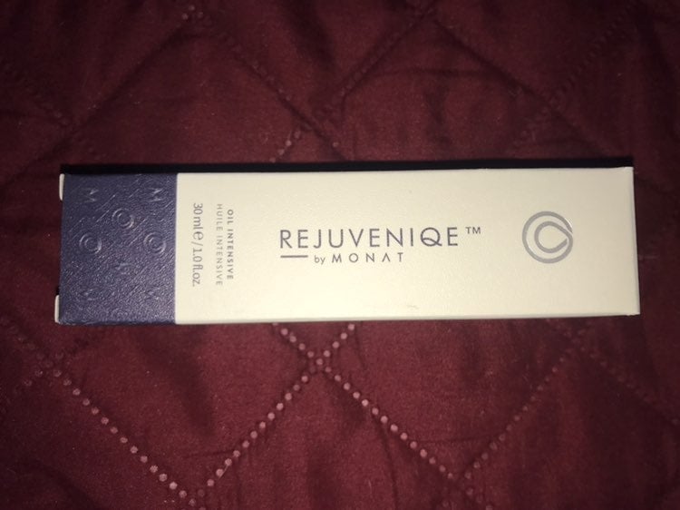 Rejuveniqe Monat Oil