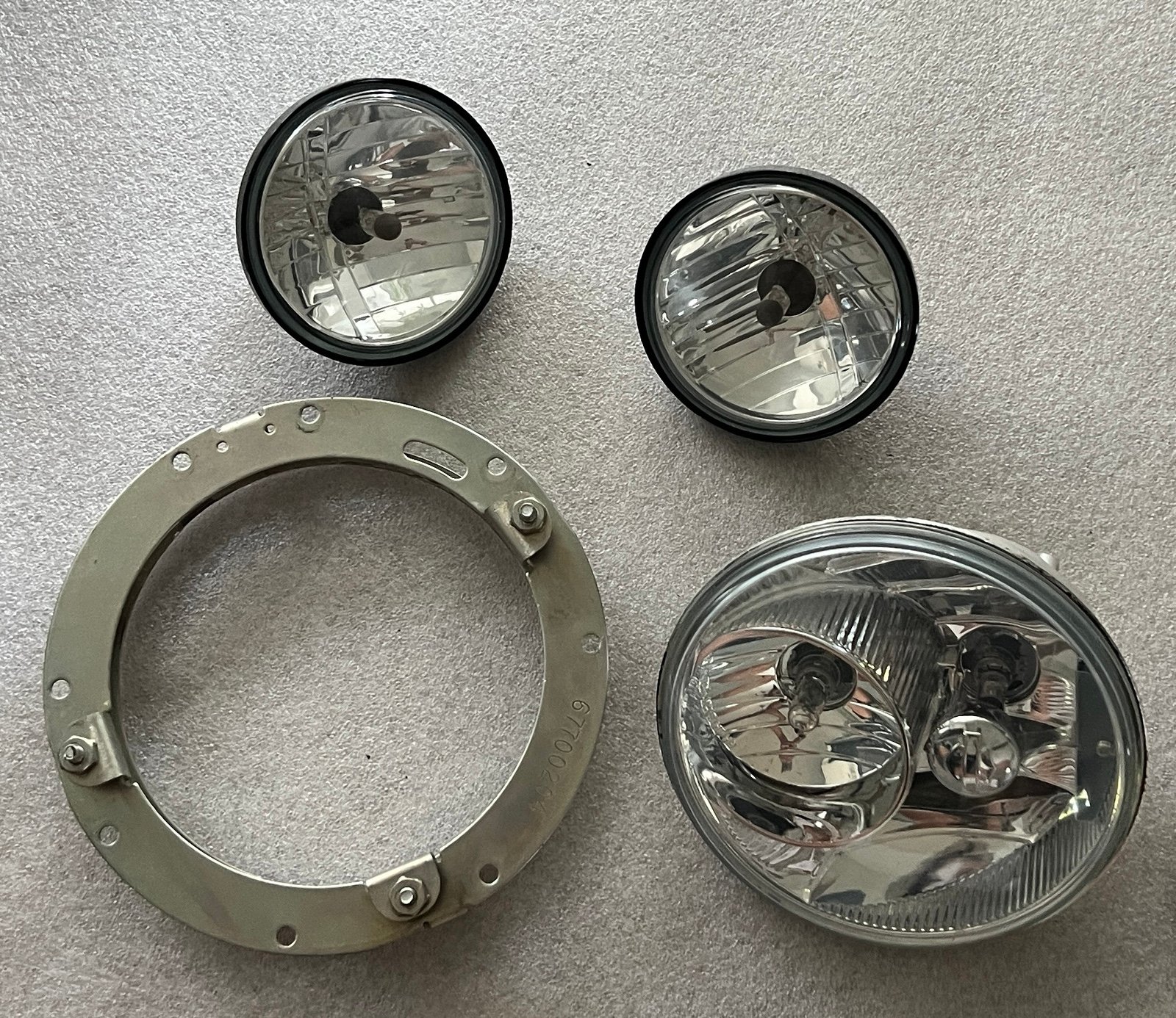 14-22 HARLEY DAVIDSON ROAD KING TOURING HEADLIGHT W/ BRACKET 67700204 67700064