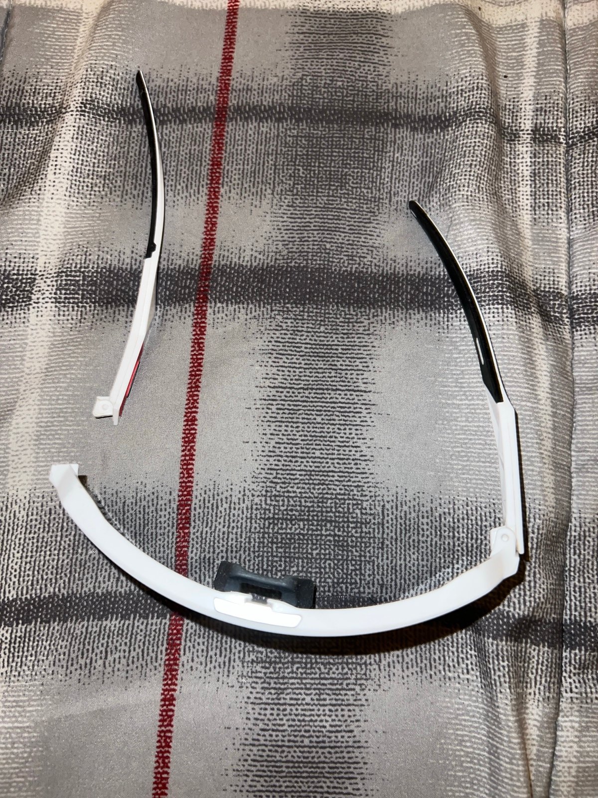 Broken pair of Oakley sutros