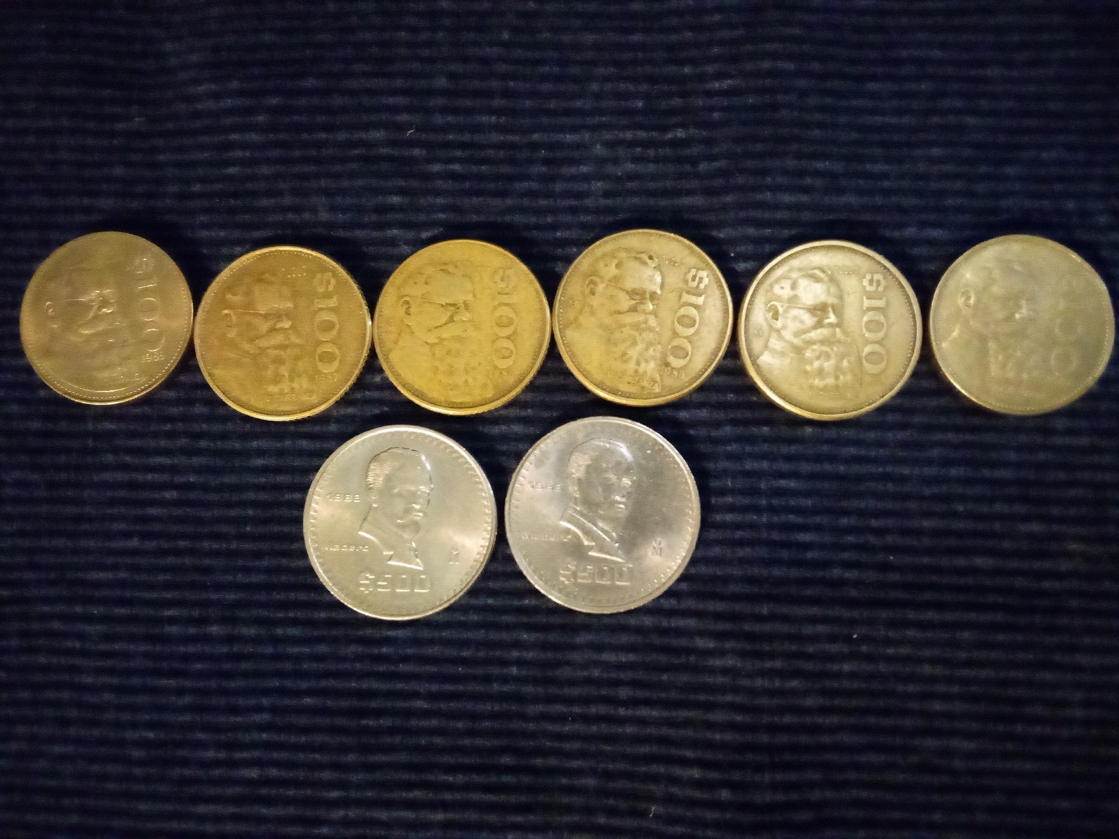 1600 pesos