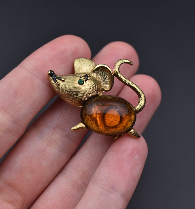 Little mouse brooch pin, old amber glass brooch, 60s vintage jewelry