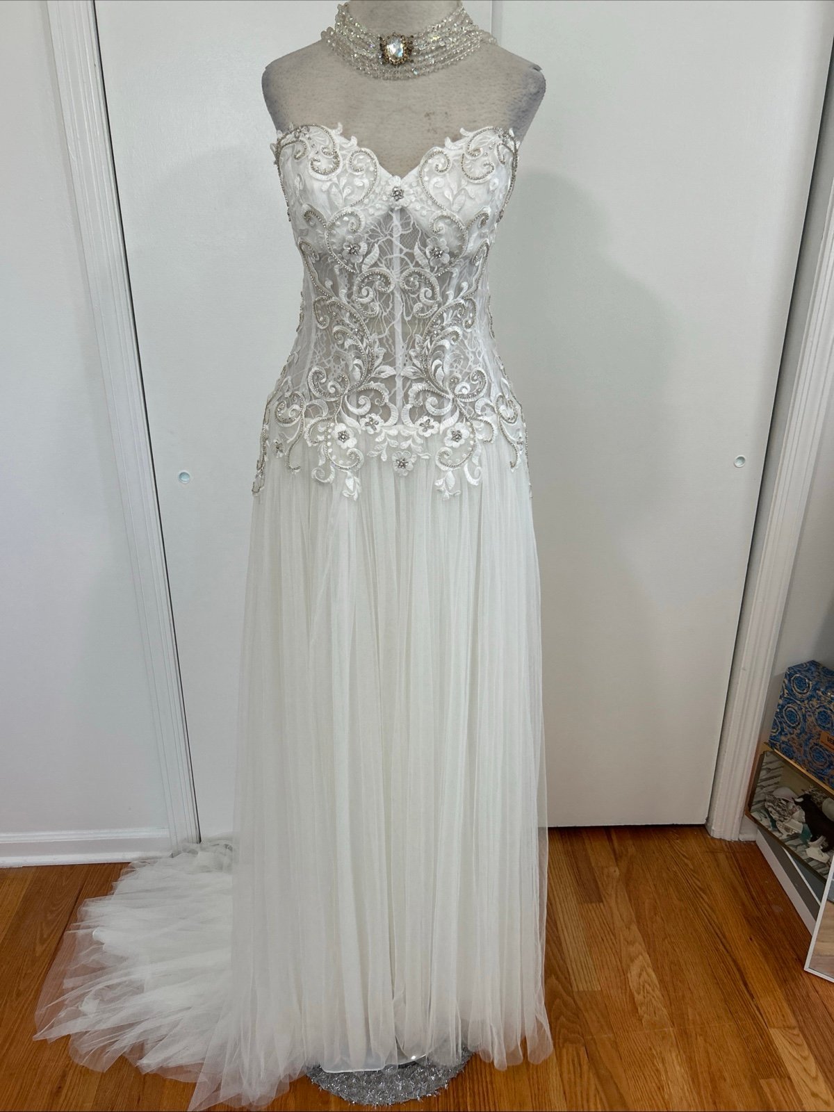 Casablanca Wedding Bridal Gown Embroidery Crystal Rhinestone Jewels Embellished