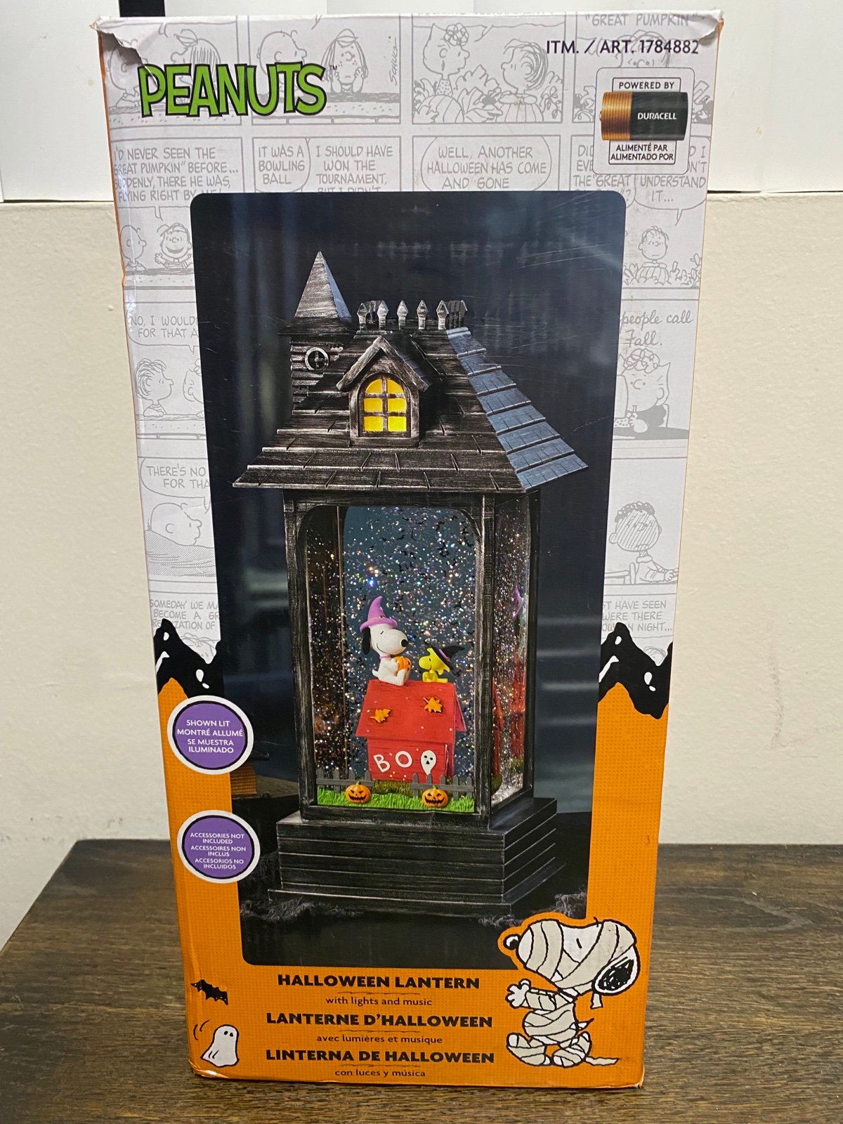 Disney Haunted Peanuts Lantern: Snoopy & Woodstock Glitter Lights and Music New
