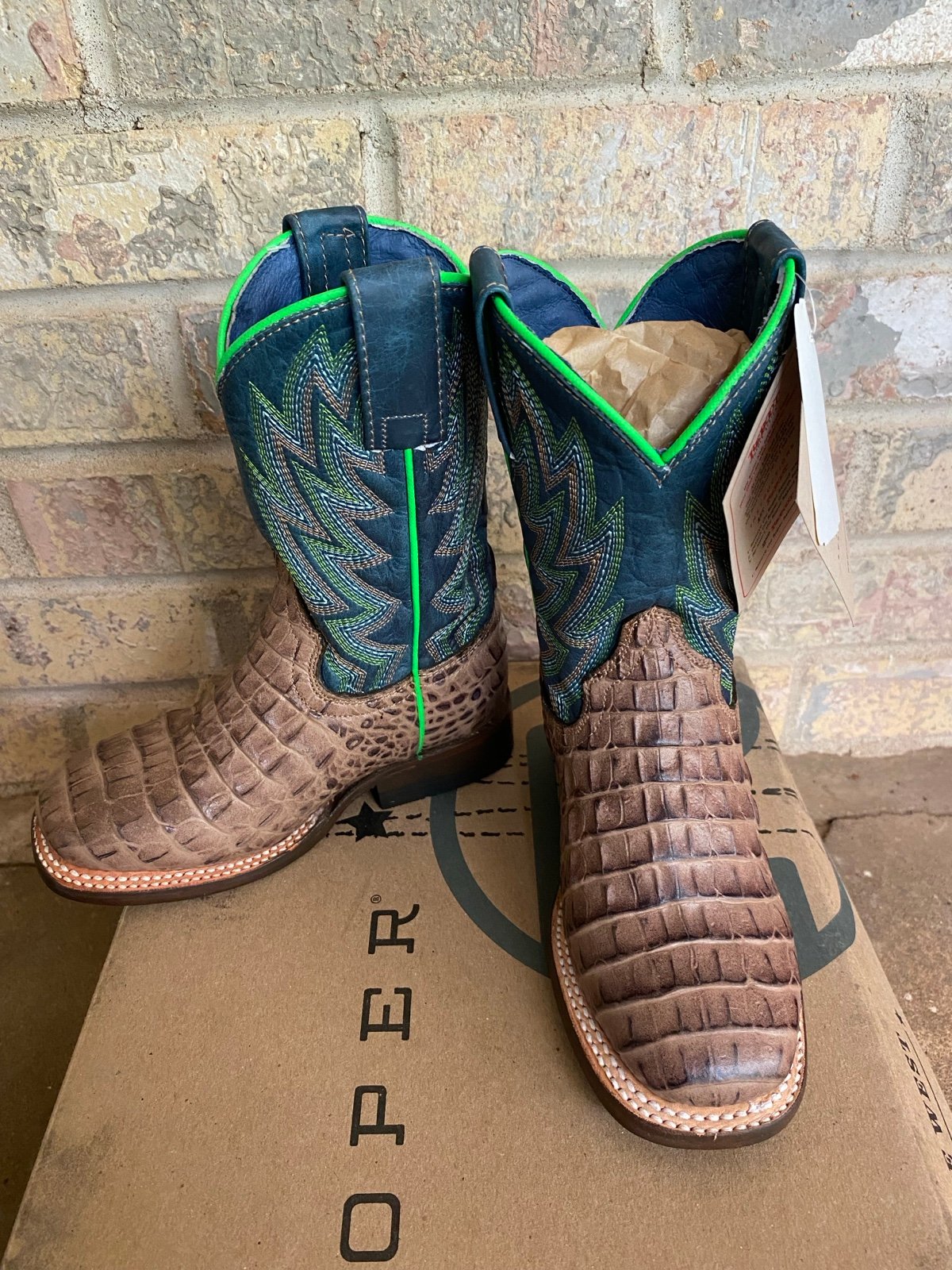 Kid boots