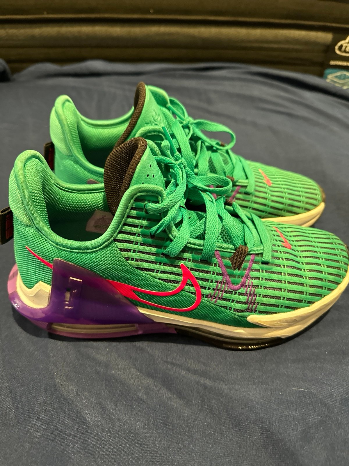 Nike LeBron Witness 6 Shoes