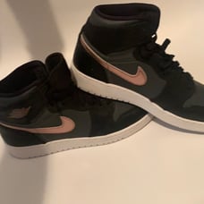 Air Jordan 1 Retro High Bronze Metal