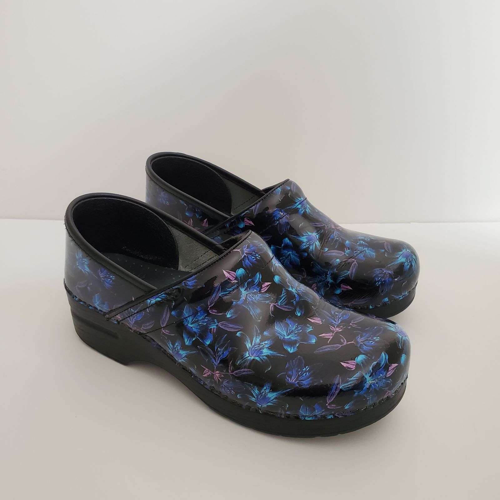 Dansko XP 2.0 FLOWERING PATENT Clogs