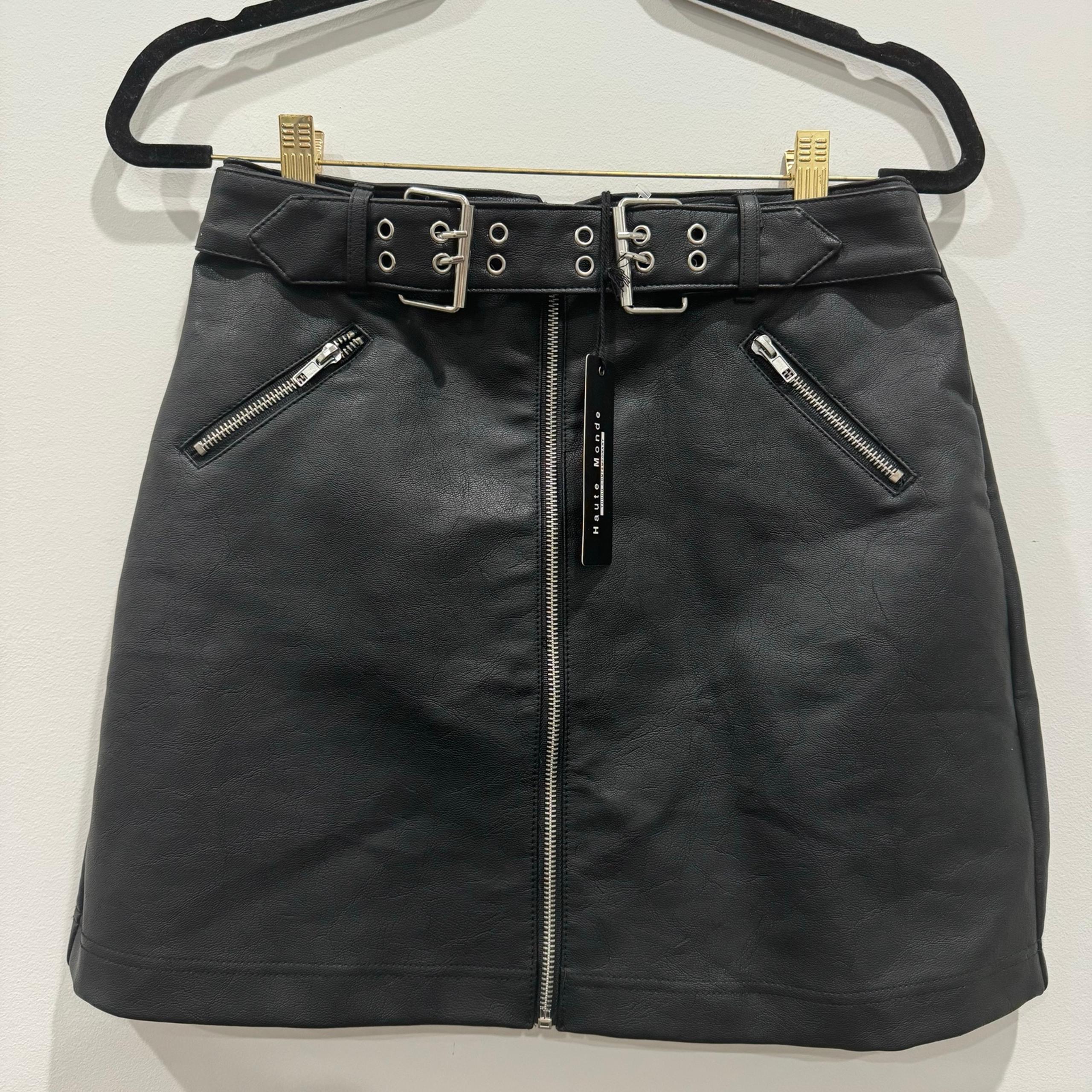 Haute Monde Faux Leather Buckle Mini Skirt Size M NWT