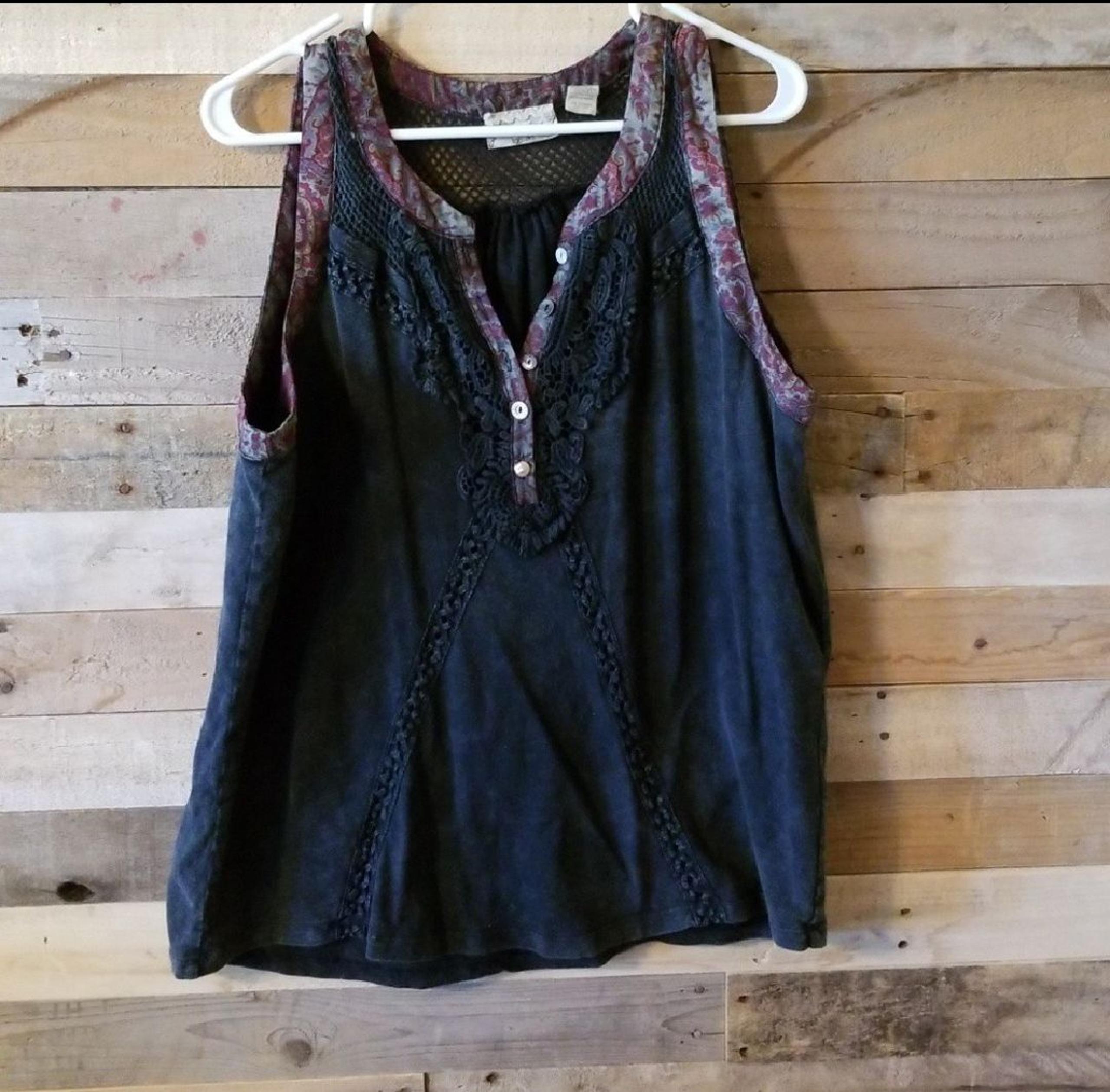 Gimmicks Top