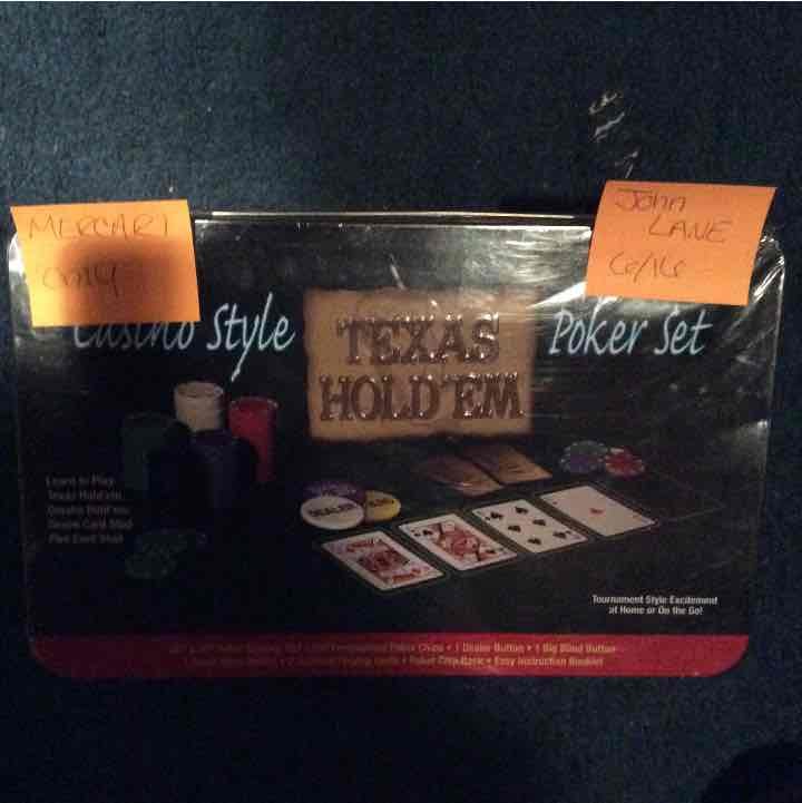 CASINO STYLE TEXAS HOLD'EM POKER SET