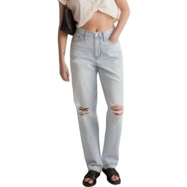 Madewell The Slouchy Boyjean light wash Tall distressed Jean Size: 27T