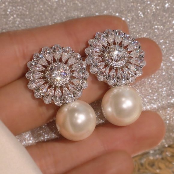New Round Teardrop Diamond Silver Pearl Earrings