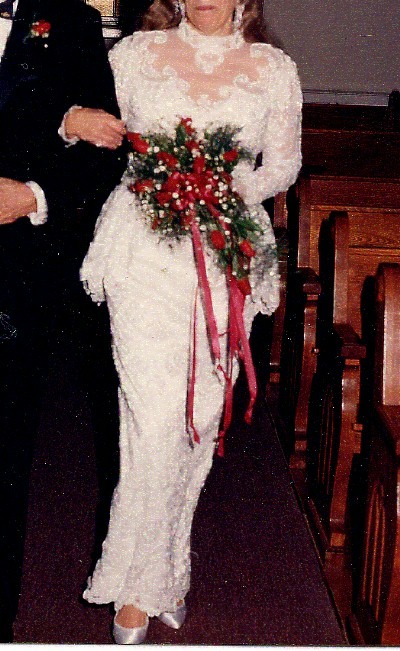 Vintage White Mermaid Bridal Gown Size 14 Heavily Beaded - Pearls