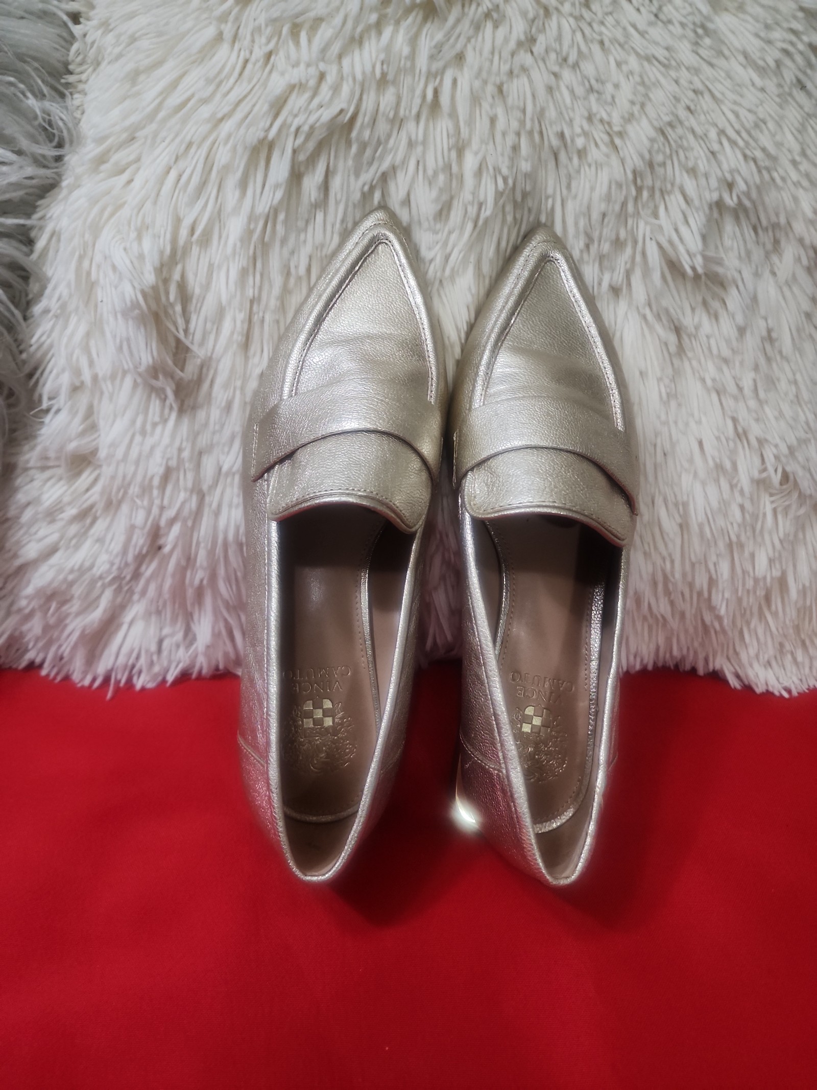 VINCE CAMUTO CALENTHA LOAFERS