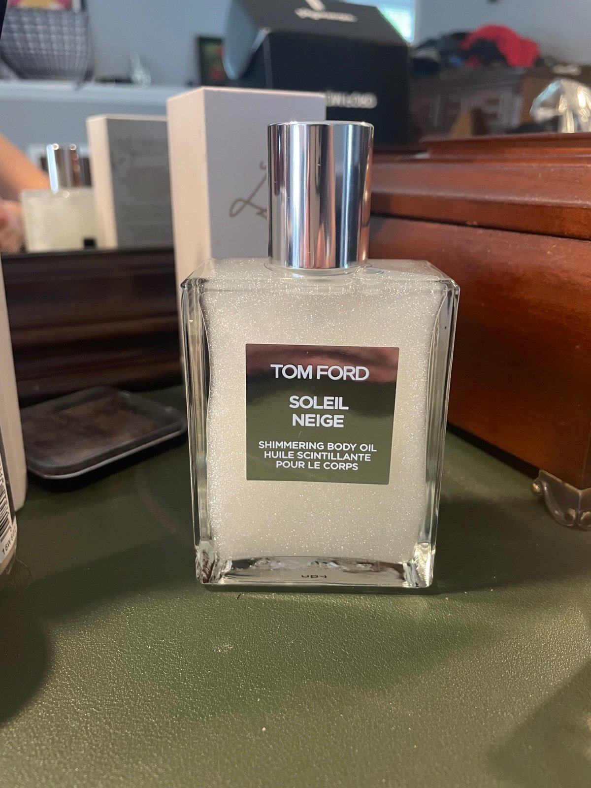 Tom Ford Soleil Neige Shimmering Body Oil