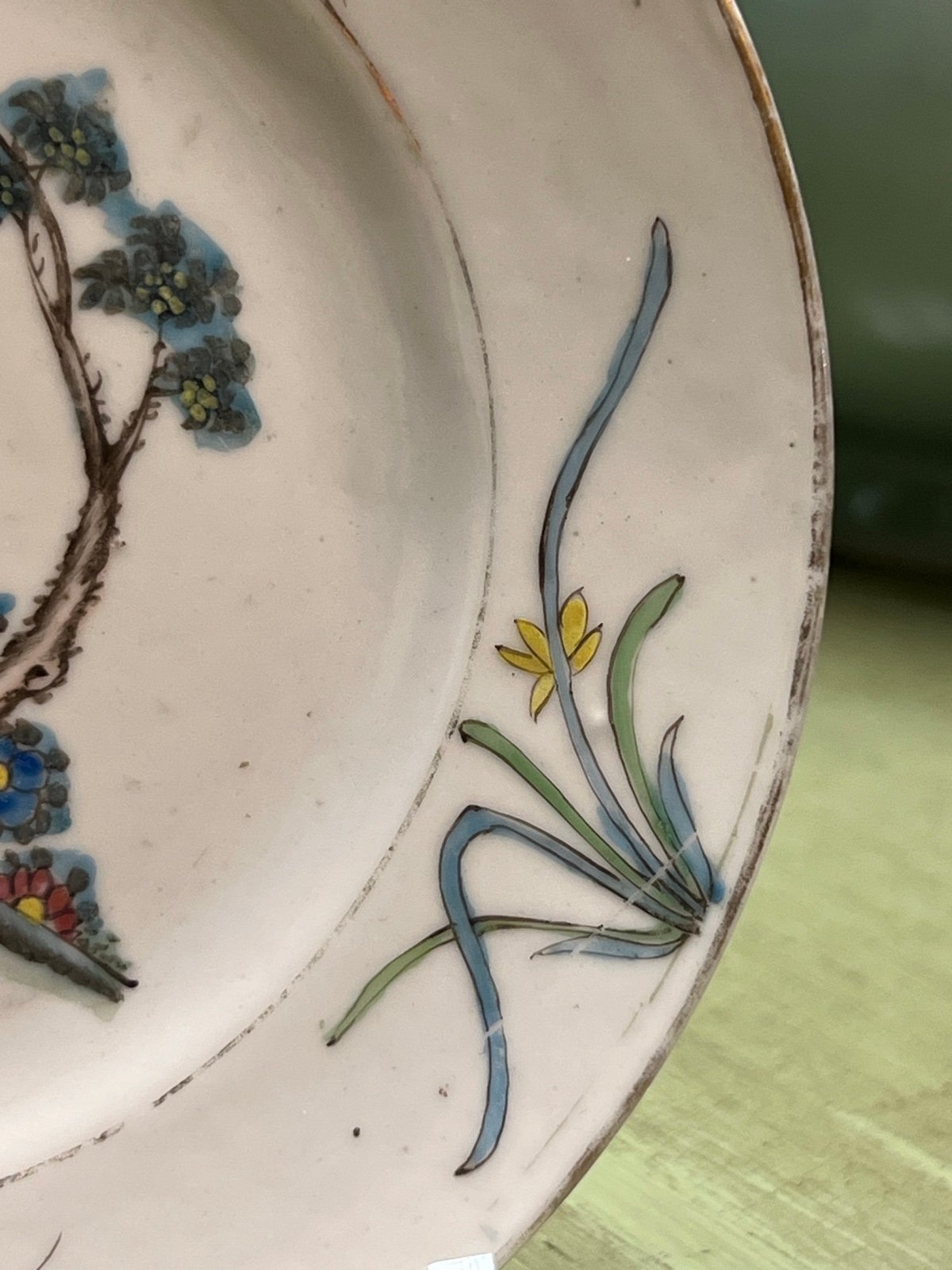 4” Chinese antique Famille rose plate - detail