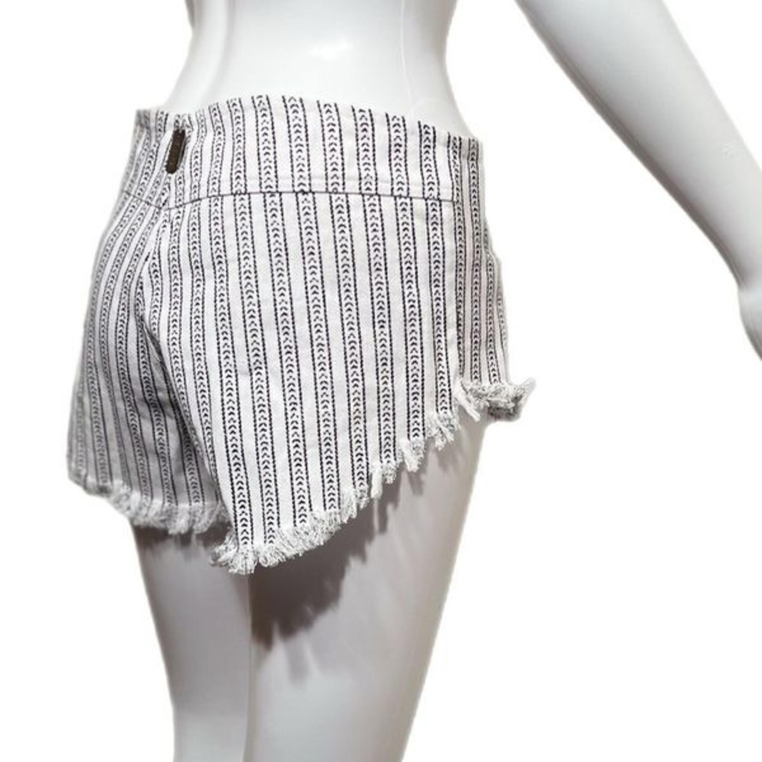 INDAH Vibe Lace Up Shorts