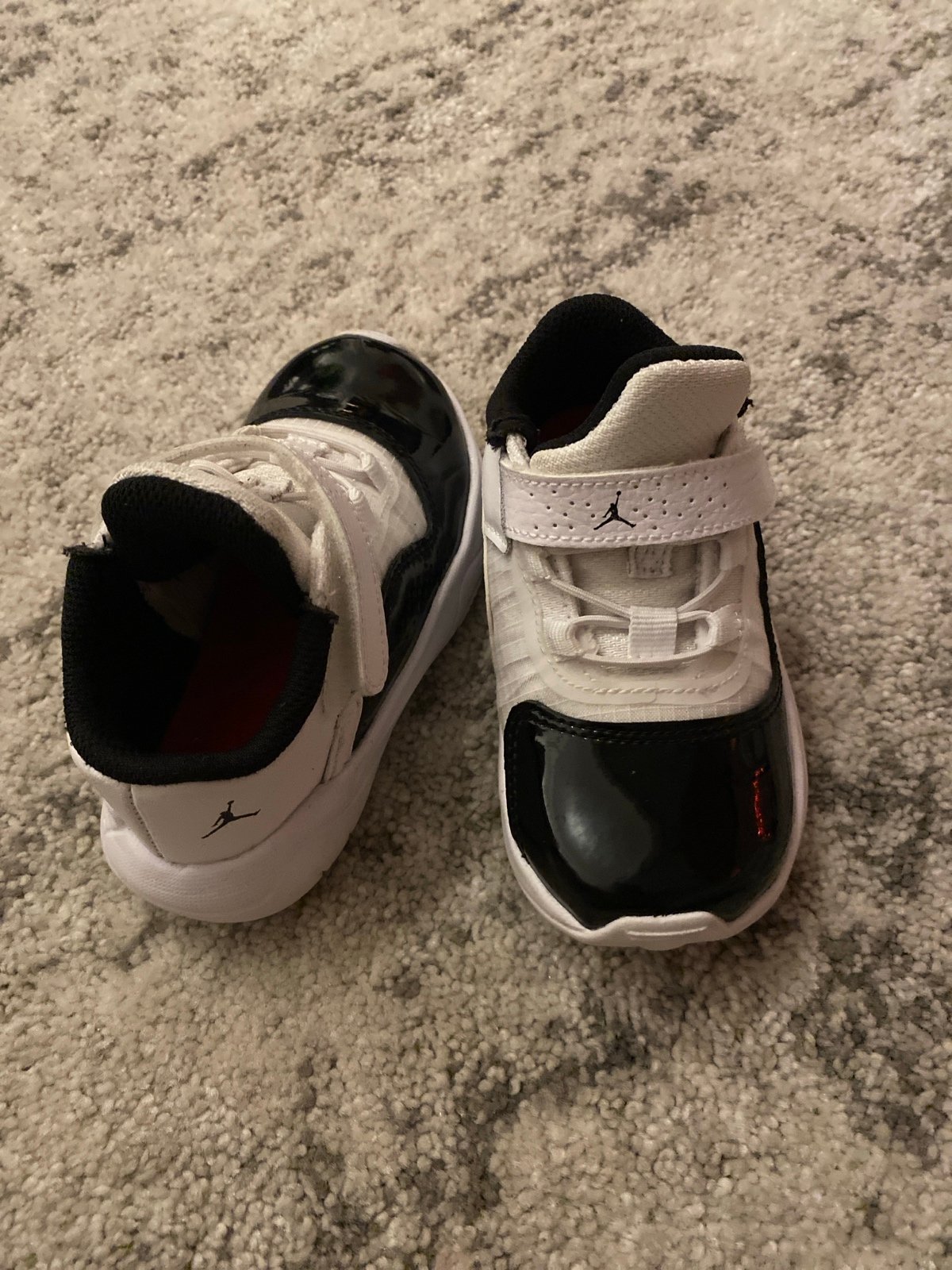 toddler Jordan shoes size 7