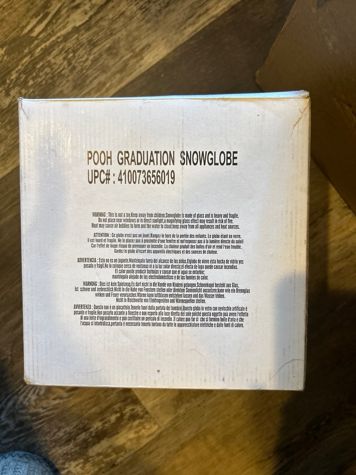 Disney Pooh Graduation Snow Globe - Class of 2000 - Perfect Condition