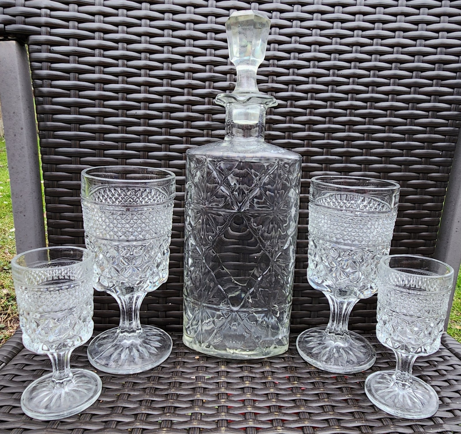 Vintage Glass Decanter Bottle w/Glass Cork an 4 Wexford Gls.
