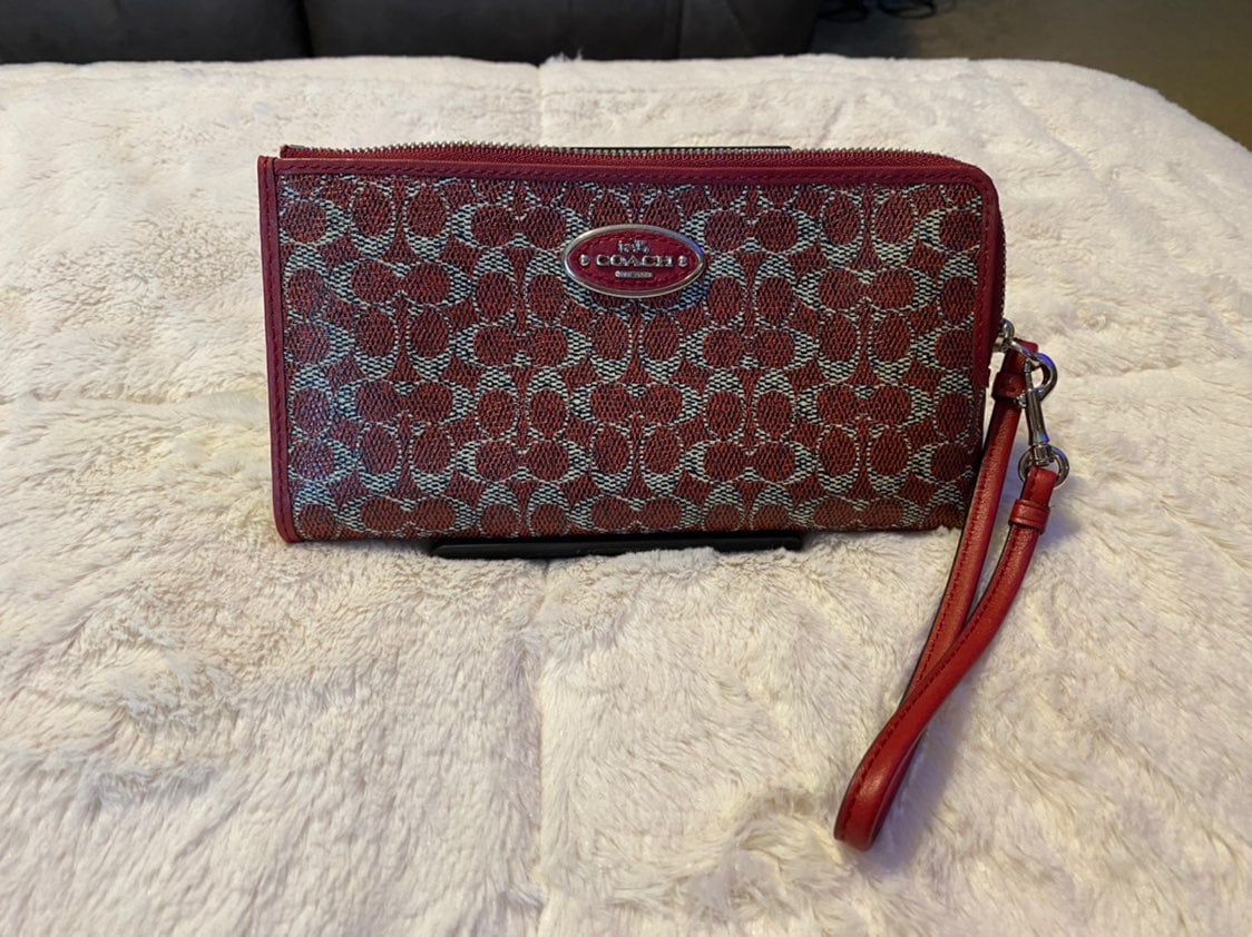 Coach wristlet wallets for women