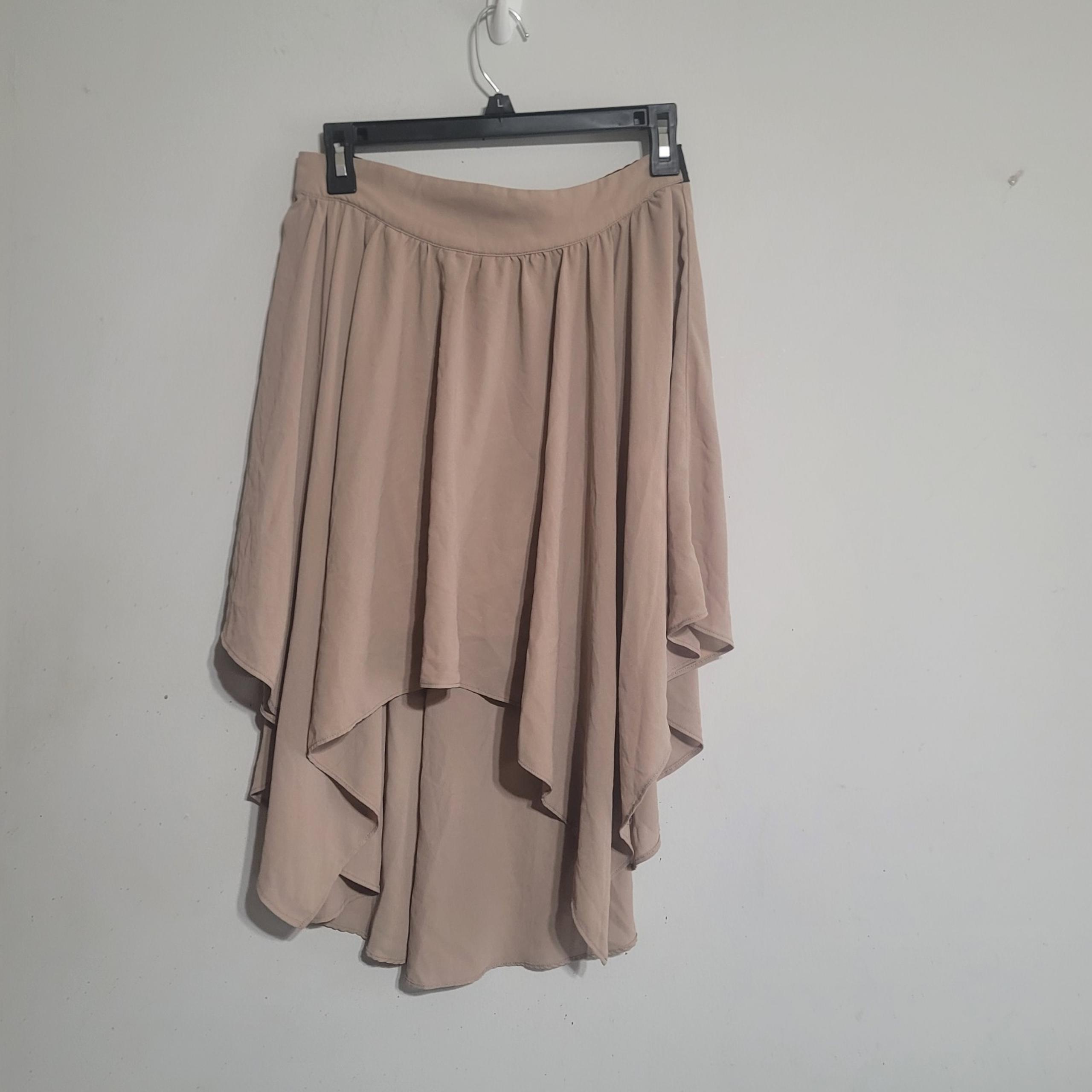 Y2K Staring At Stars Size Small Tan Champagne Hi Low Lined 
Beautiful full