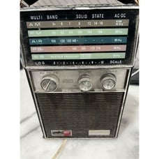 Vintage Sergeant 3-Band Solid State RADIO with carrying handle. TESTED