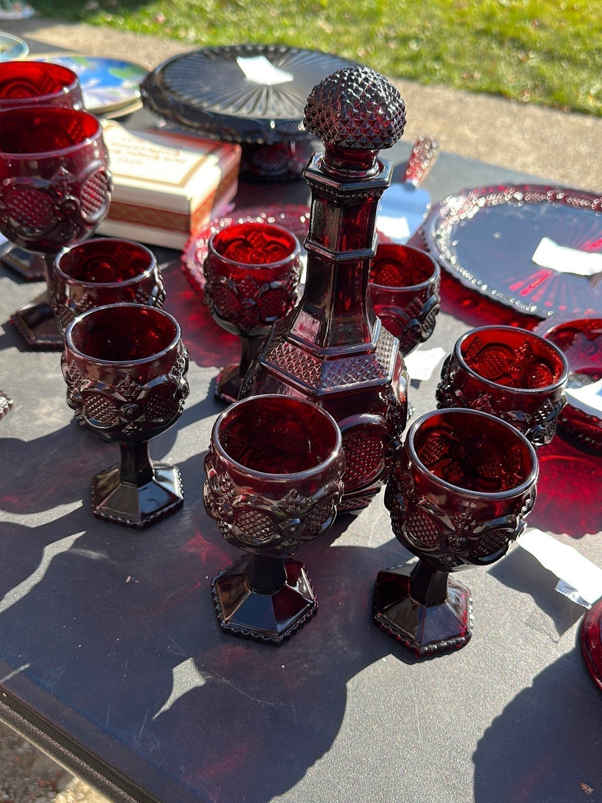 Vintage decanter with 5 sipping glasses
