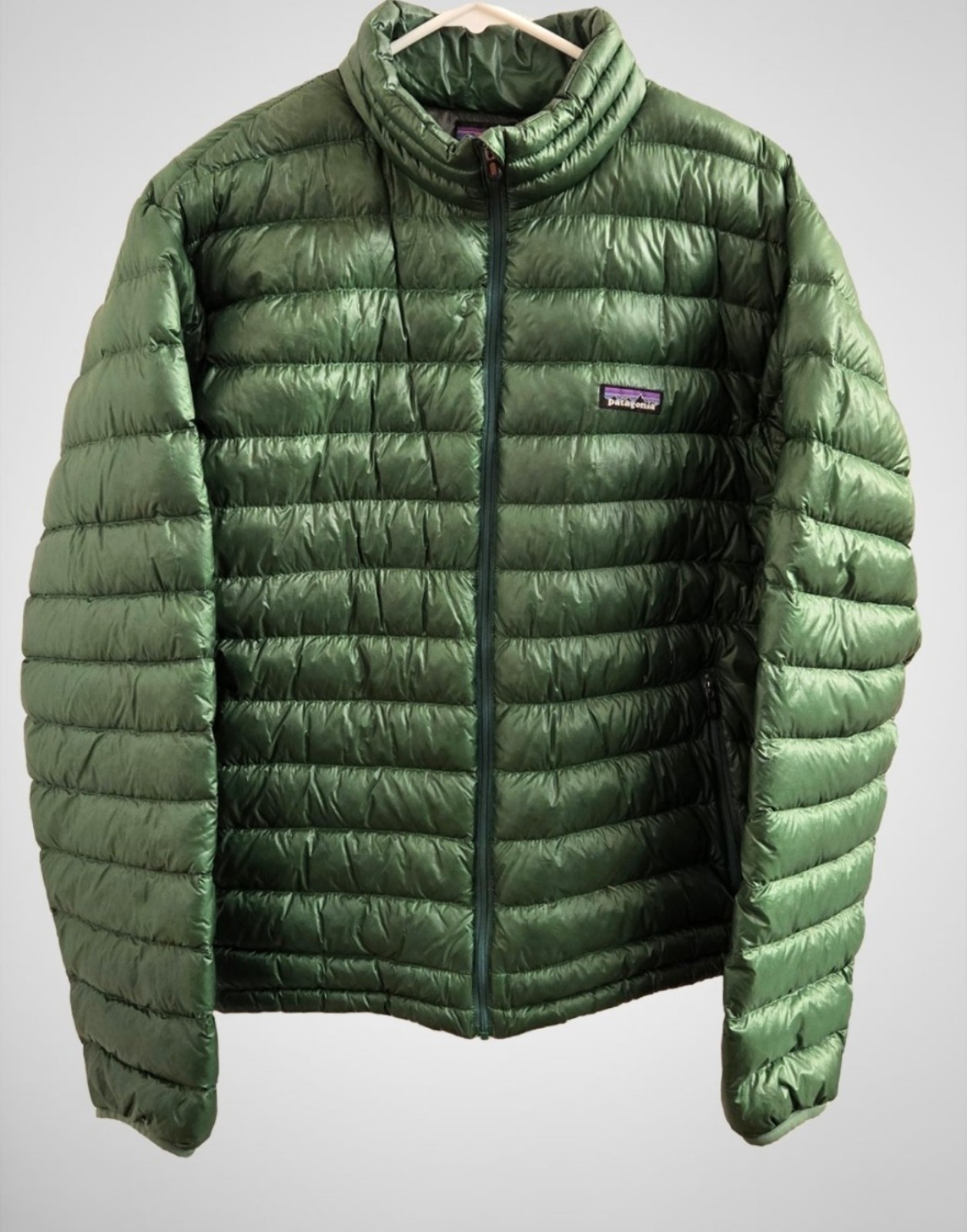 RARE Green Patagonia men's down puffer sweater zippered jacket, medium