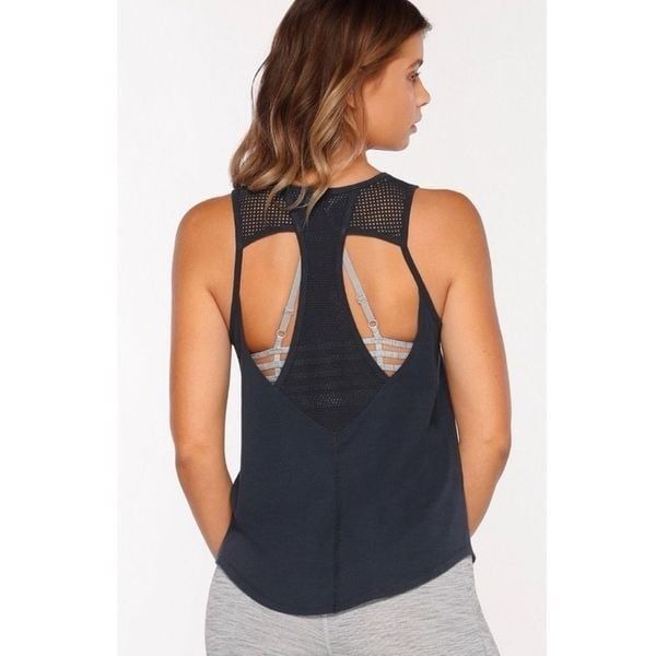 Lorna Jane Cylo Active Tank Top in Midnight Indigo’ Navy Blue Size Medium