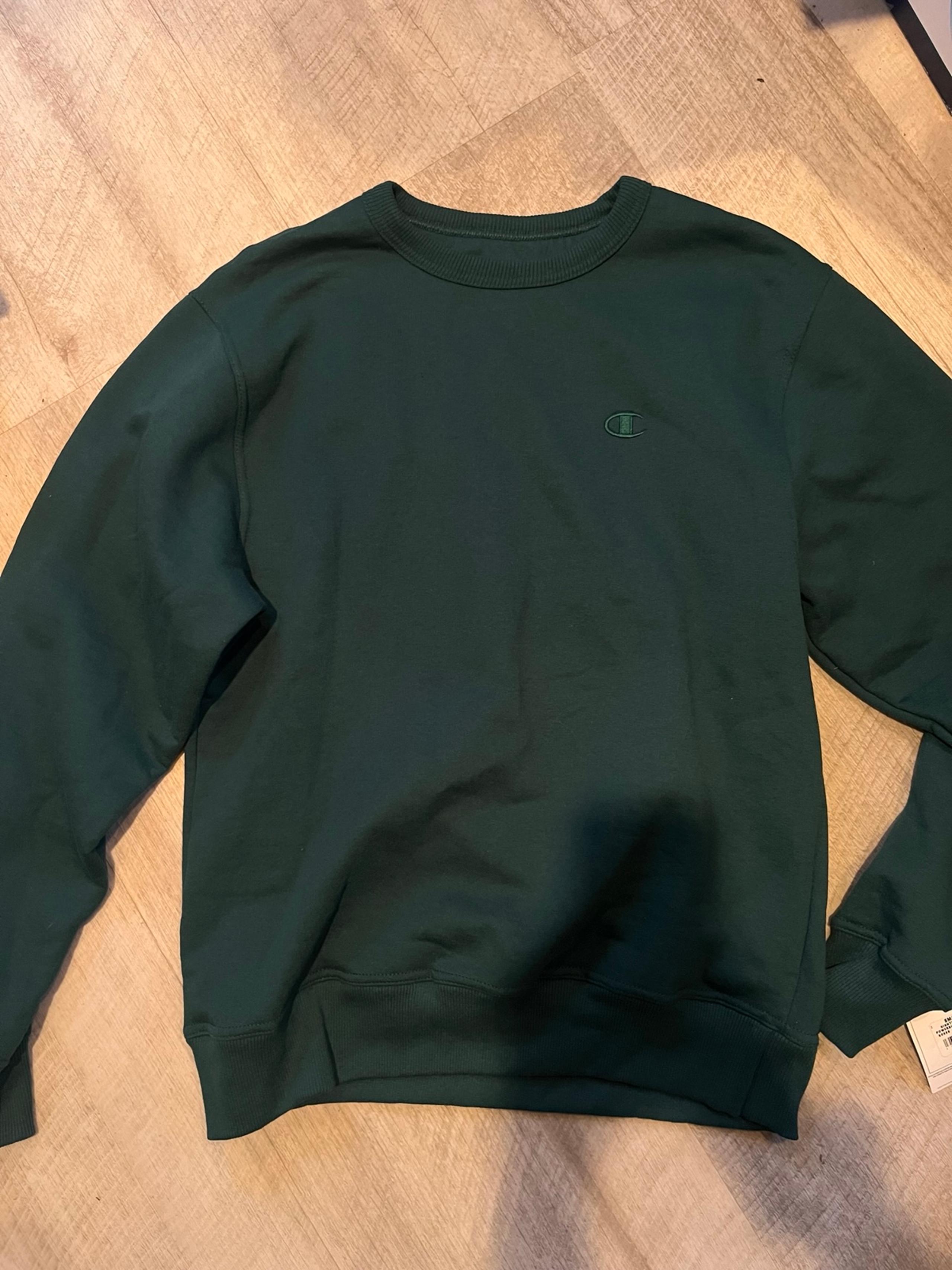 Champion Green Sweatshirt/Crewneck Women’s Size Small