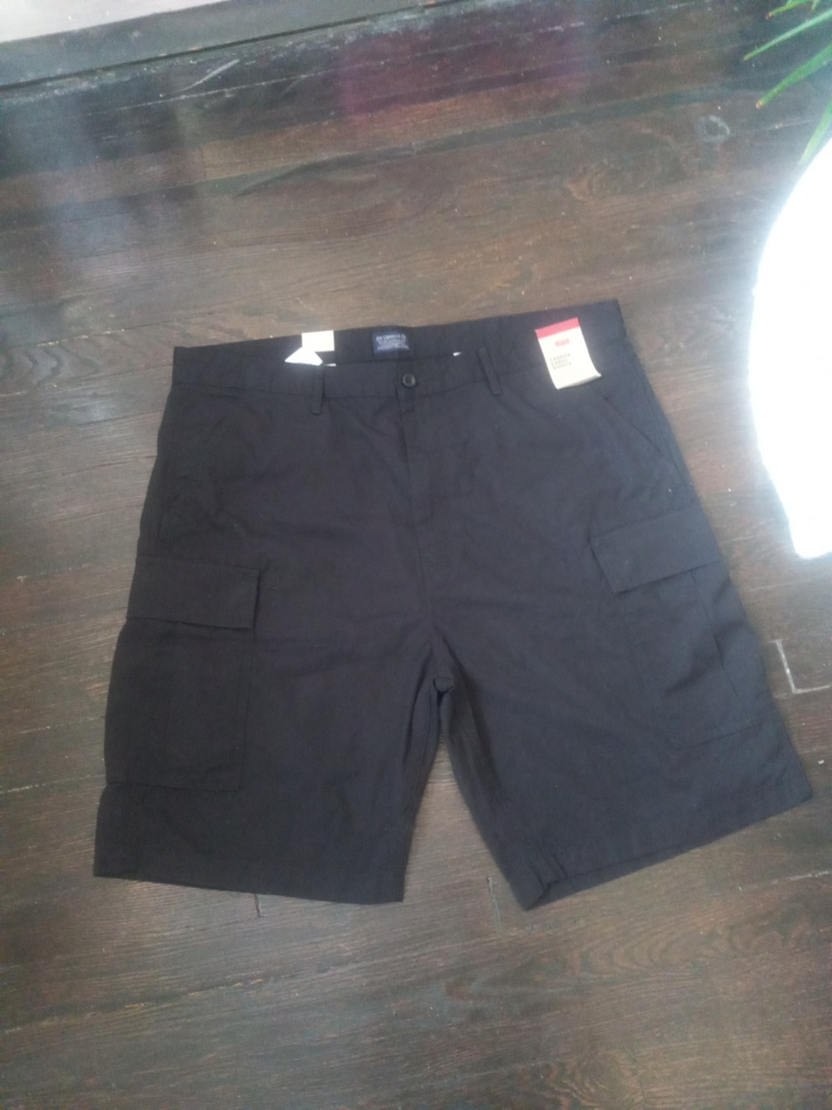 New Levi’s Men Black Cotton Carrier Cargo Pocket Shorts Size 40