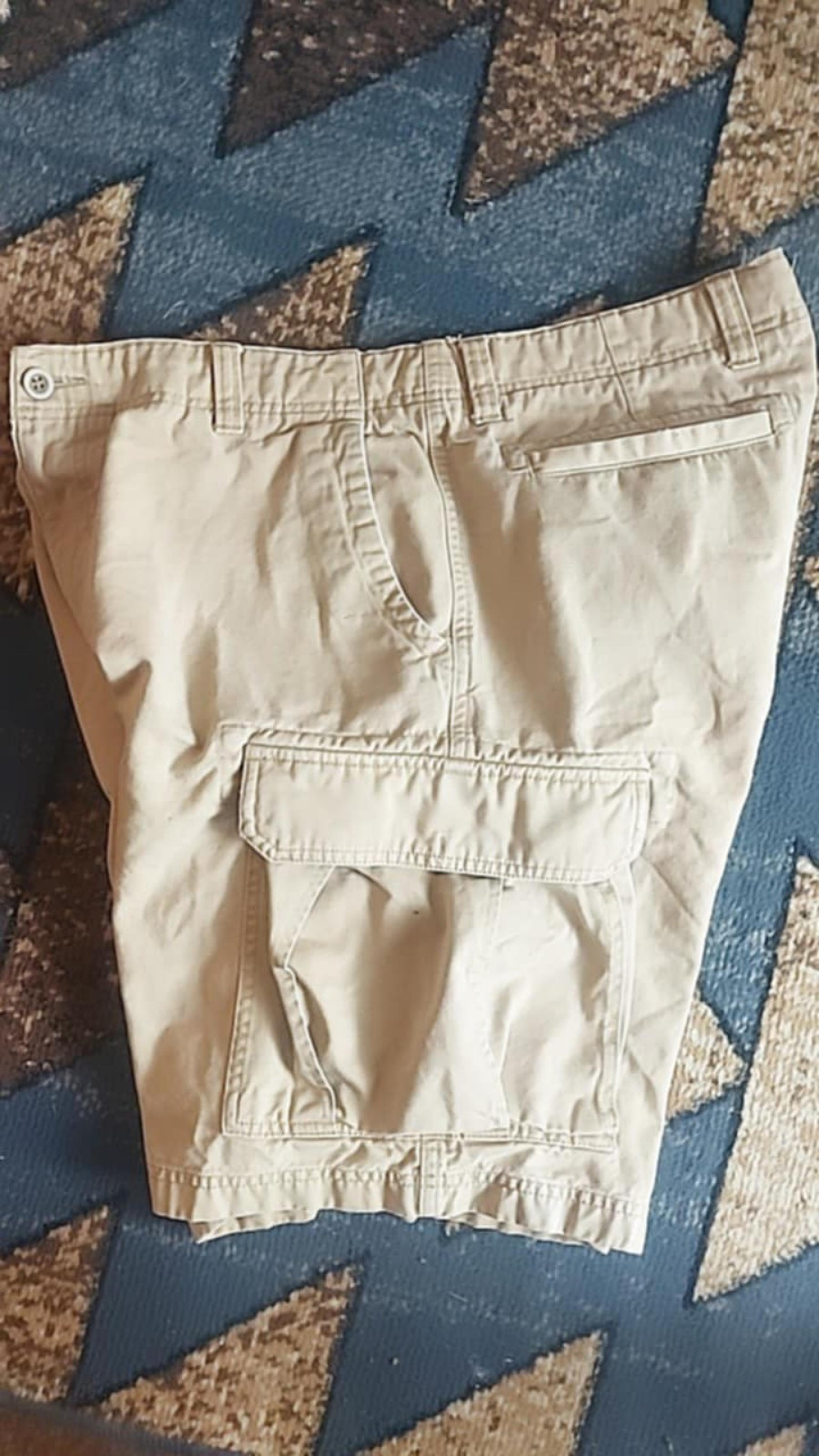 36W Nautica beige cargo shorts