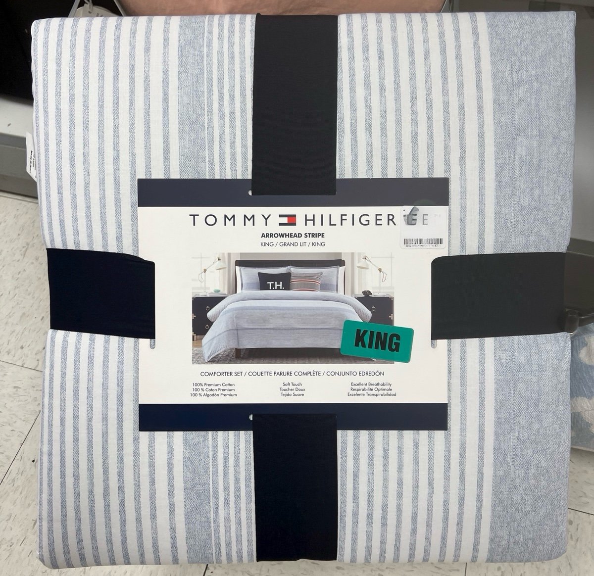 3 pc Tommy Hilfiger comforter set !