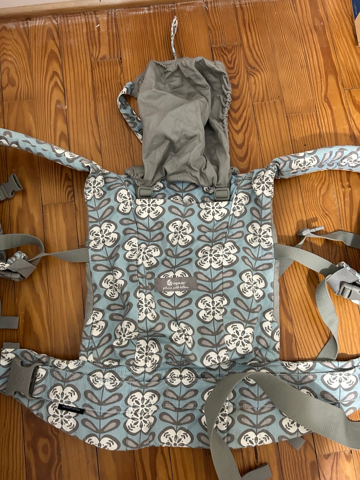 Baby Carrier petunia pickle