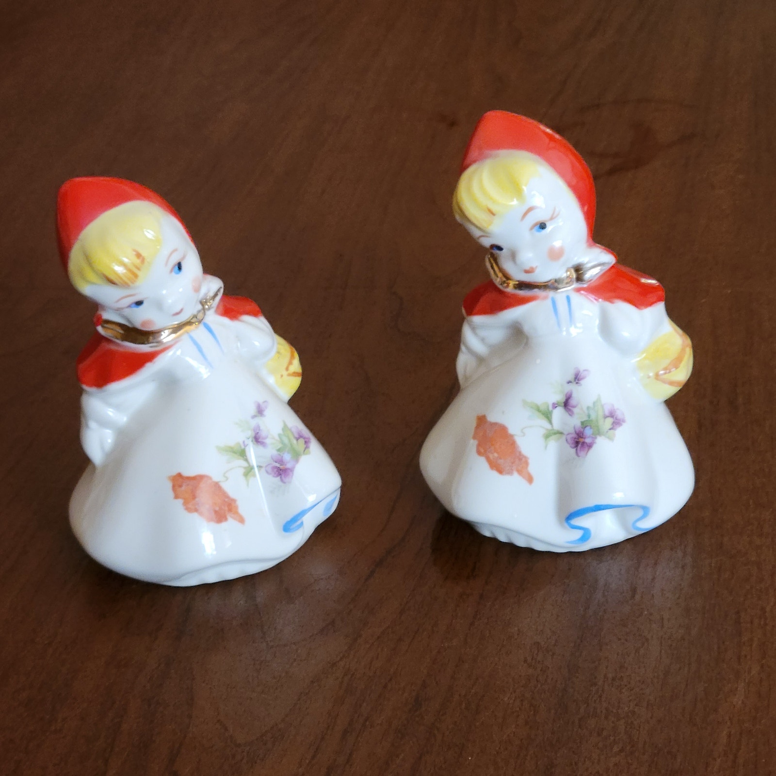 Vintage Hull Little Red Riding Hood 5 1/4 Large Salt & Pepper Ceramic Shakers