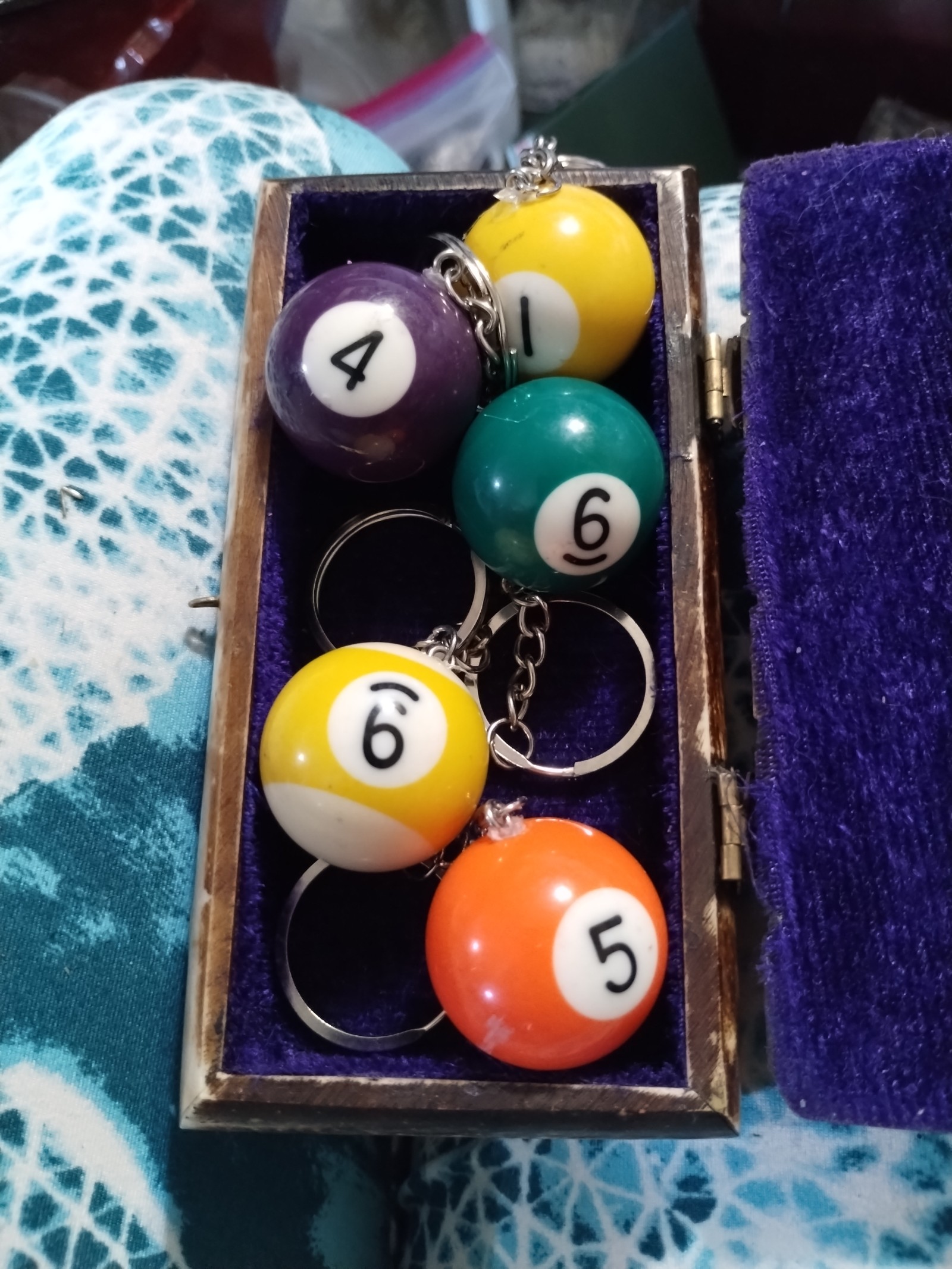 Beautiful vintage old set 1950s pool ball key rings/keychains