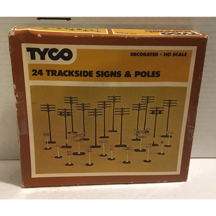 Vintage 1975 tyco Ho Scale electric train 24 track signs and poles kit set