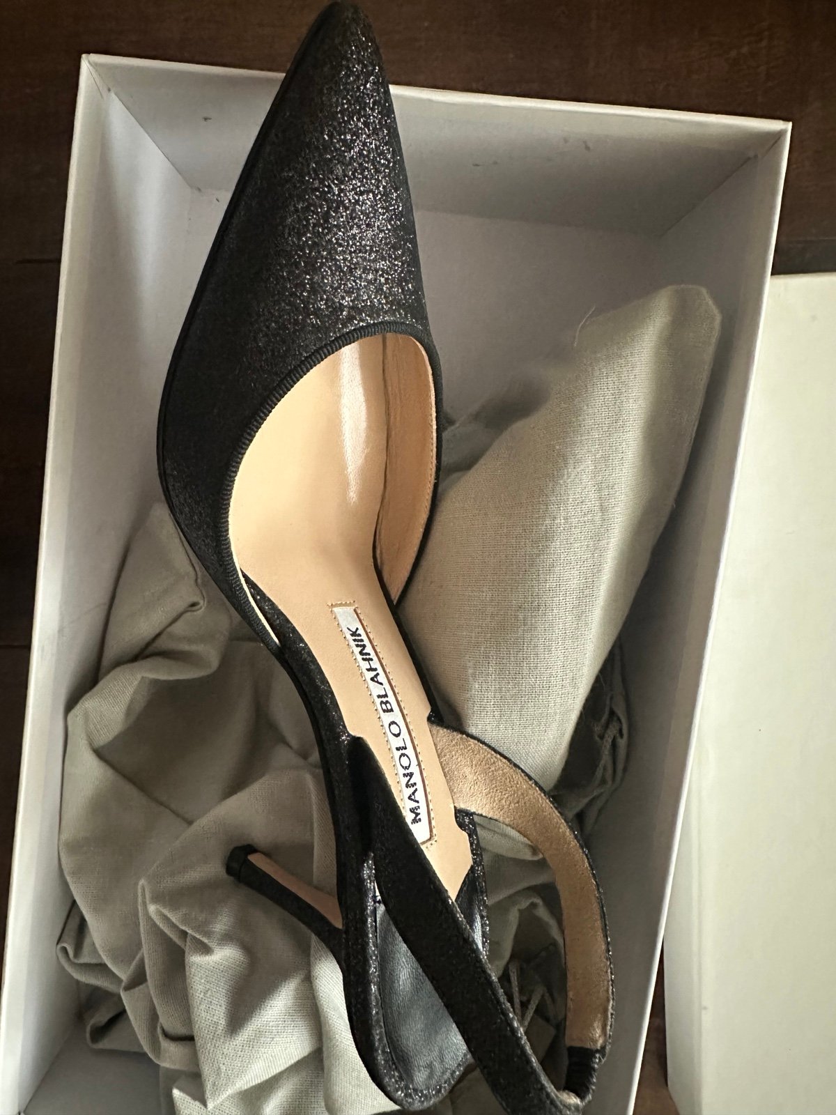 manolo blahnik kitten heel shoes