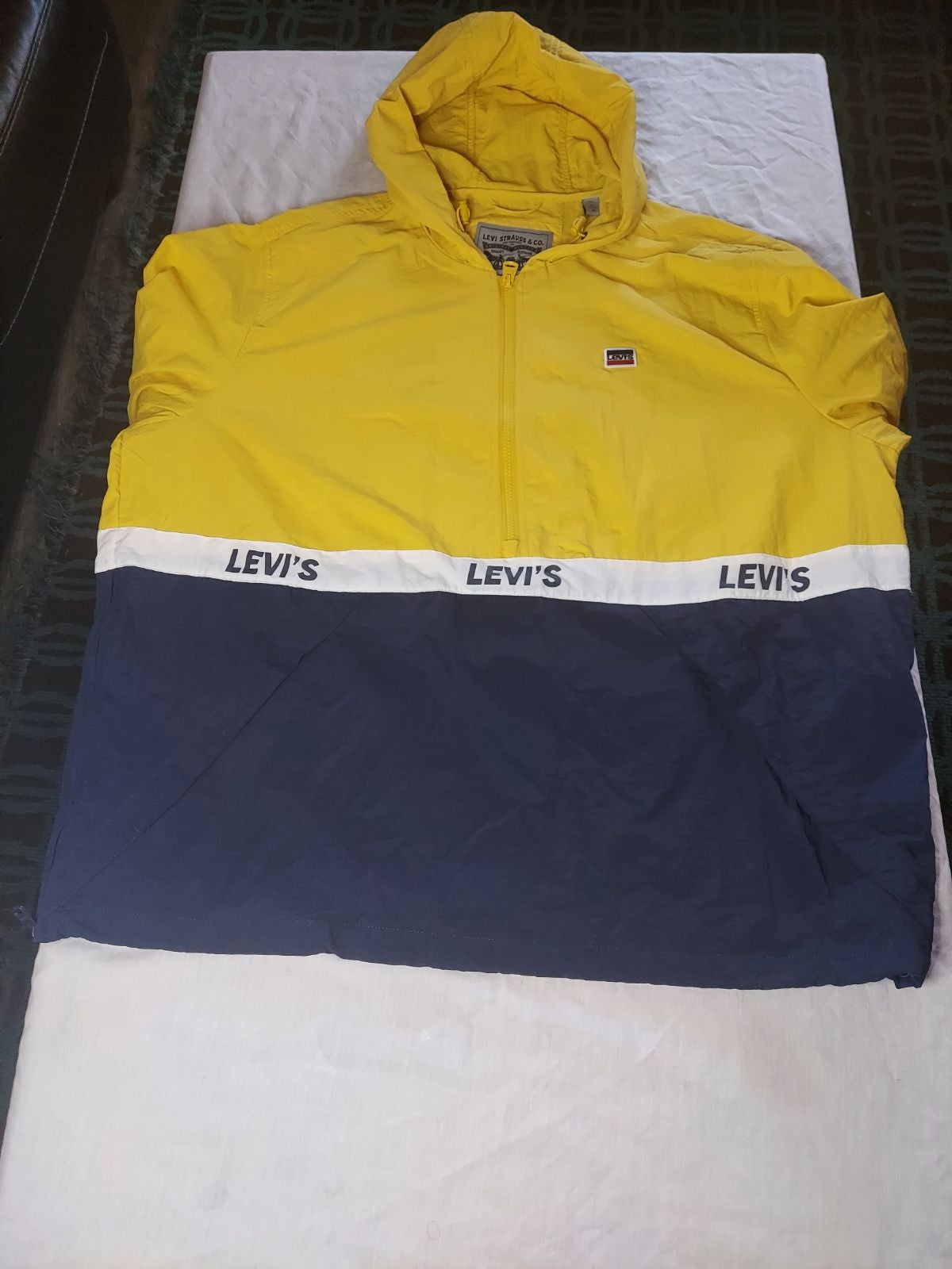 Levi's Water Resistant Jacket. Size M