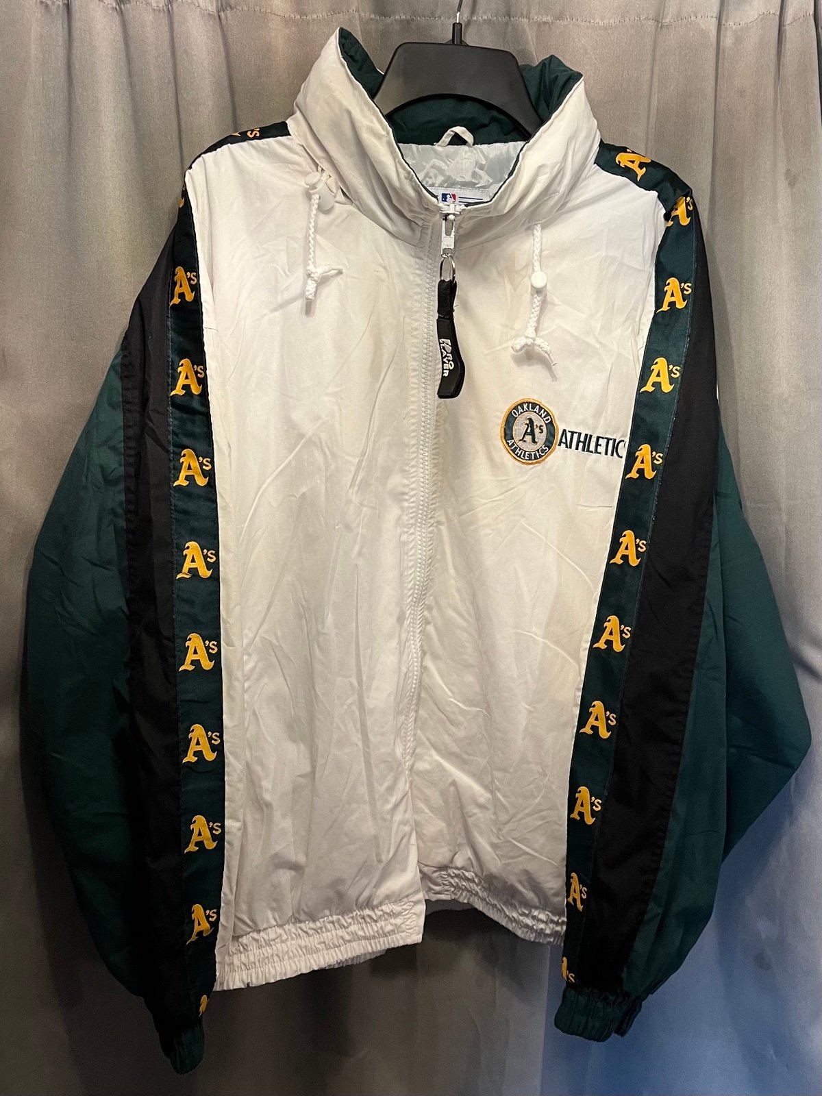 Vintage Oakland Athletics MLB Pro Player White Green Windbreaker Jacket Sz XL