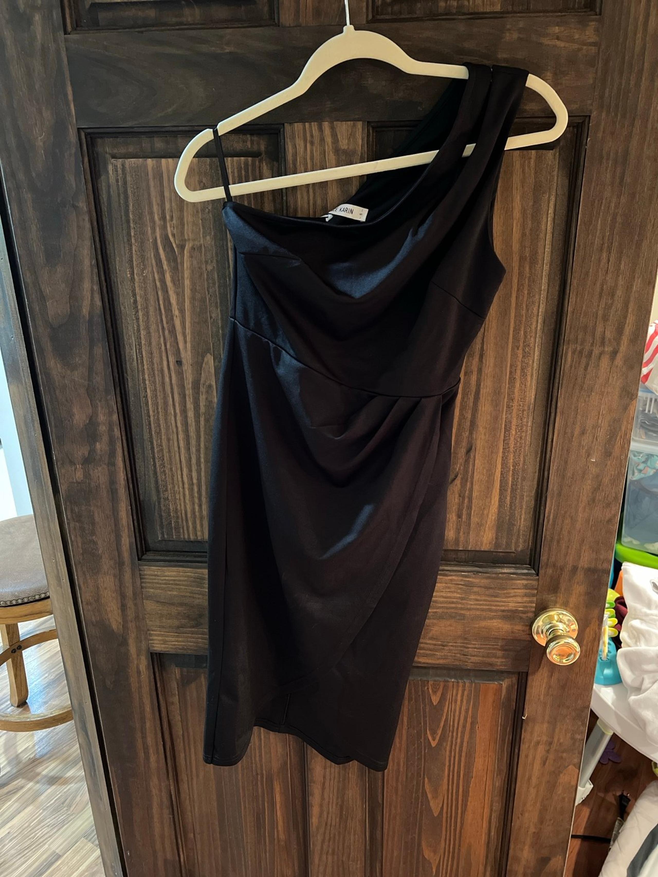 Women’s one should little black dress