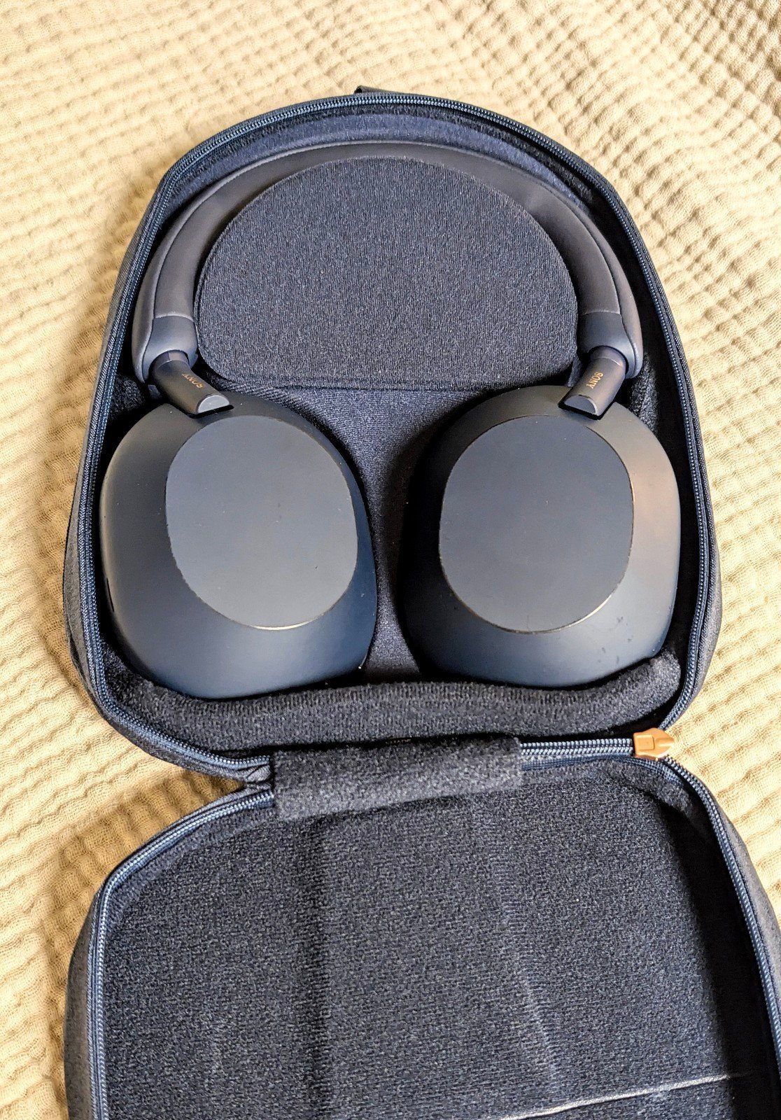 Sony WH-1000XM5 Headphones (Navy)