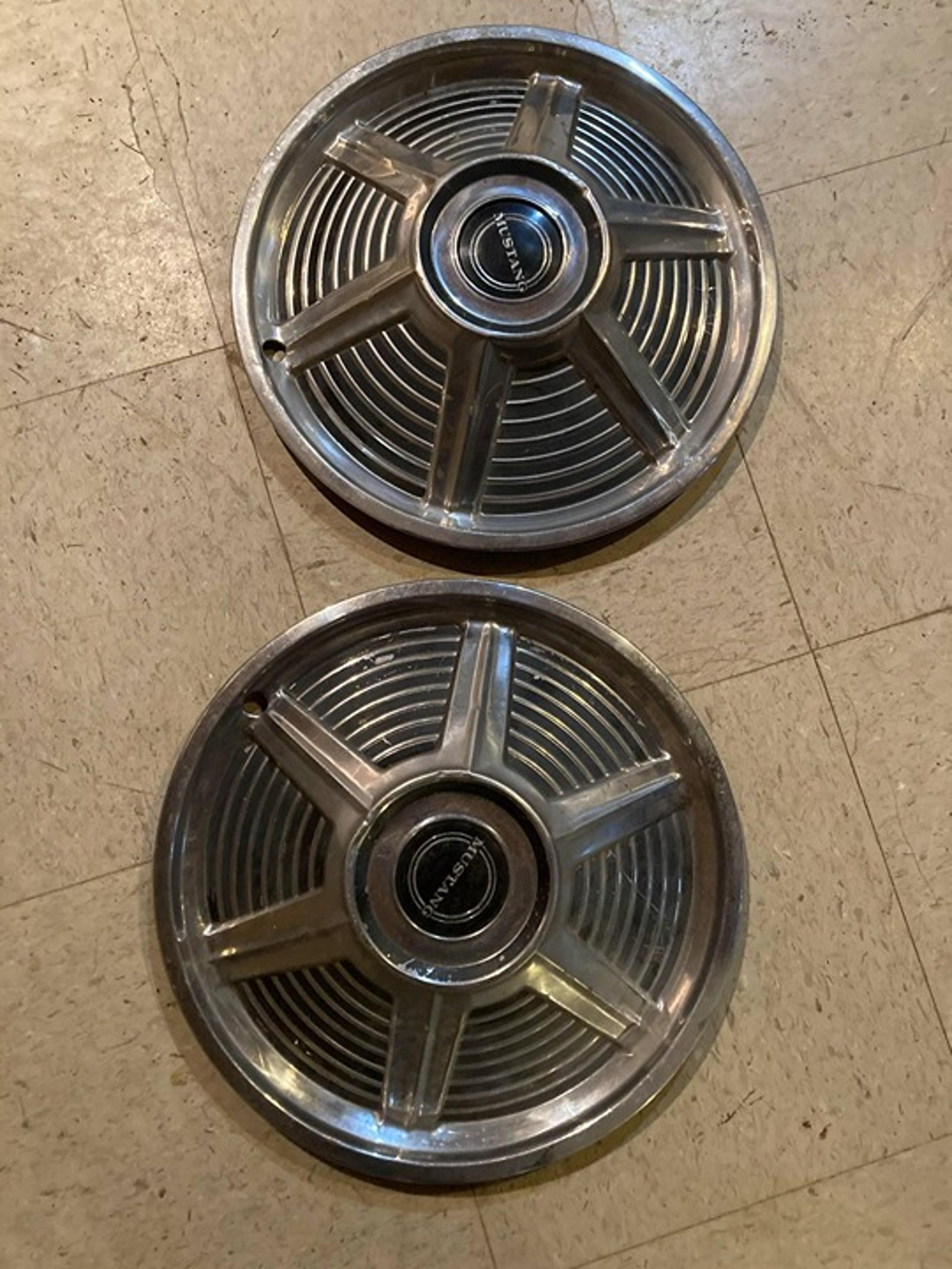 Ford Mustang 1964 1965 1966 14 inch hubcaps original Oem ford hubcaps set of two