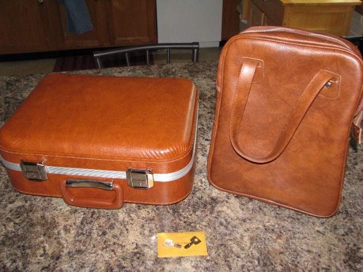 Vtg Trojan Brown Suitcase With Keys & Rare Bonus Travel Bag Vtg Trojan Brown Suitcase With Keys & Rare Bonus Travel Bag